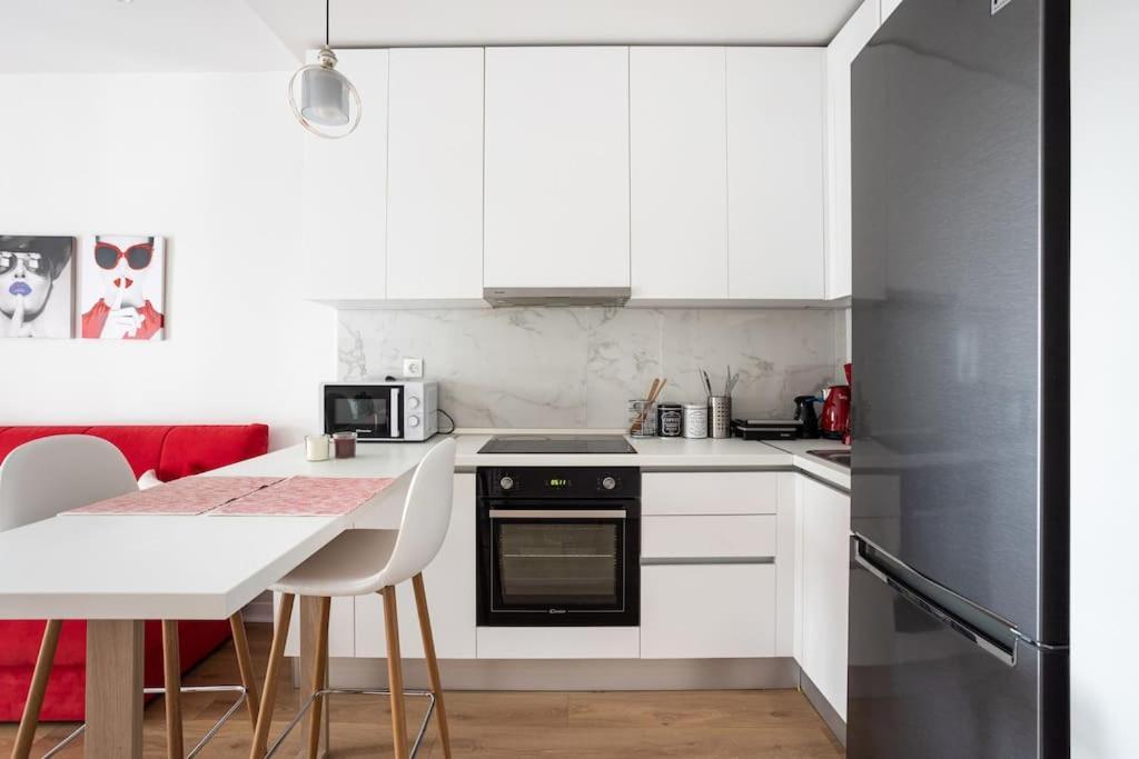 Red Velvet Apt Near City Centre 塞萨洛尼基 外观 照片